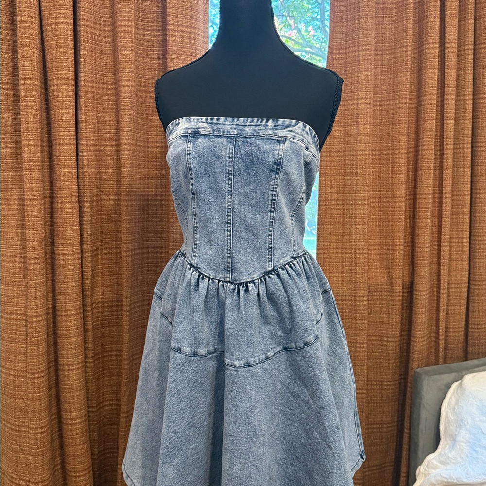 Elegant Strapless Denim Dress